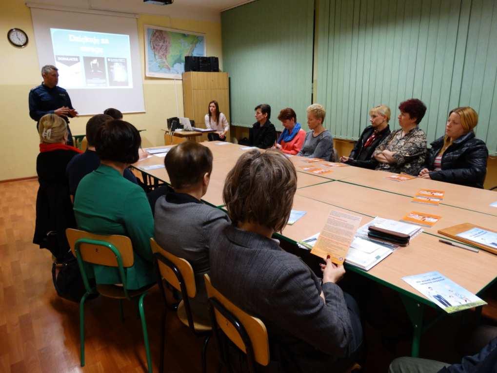 Główne zadanie w ramach akcji obejmują prowadzenie działań informacyjno-edukacyjnych w zakresie profilaktyki i stosowania środków zastępczych dopalaczy.