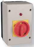 czerwono-żółtym. IP 55 Zastosowanie - Obudowy izolacyjne z napędem ręcznym pokrętnym czerwonożółtym przeznaczone są do instalacji w nich wyłączników bezpieczeństwa (wg. PN-IE/EN 6020).