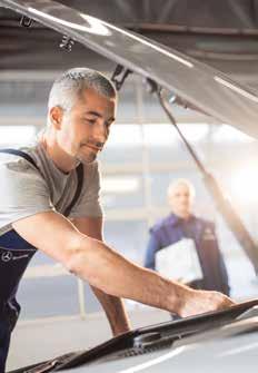 Swoje auto przekażesz w ręce ekspertów, którzy w swojej pracy nie tylko wykorzystują specjalistyczne umiejętności, lecz także gwarantują zastosowanie wyłącznie oryginalnych części Mercedes-Benz.