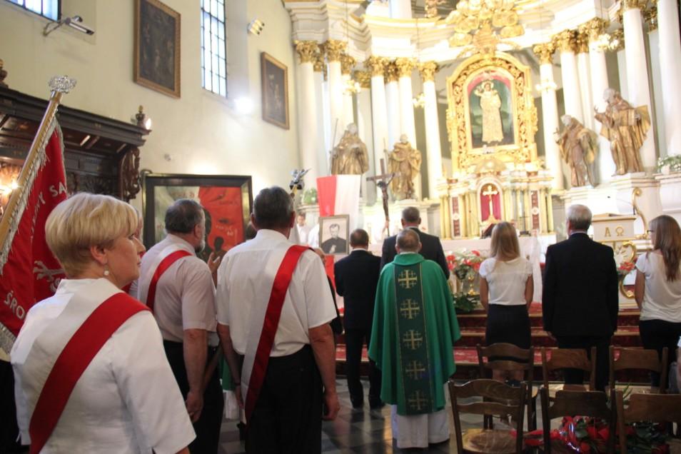 Uroczystości rozpoczęły się w miejscu symbolicznym pod Pomnikiem Wdzięczności, który upamiętnia strajki z lipca 1980 r.