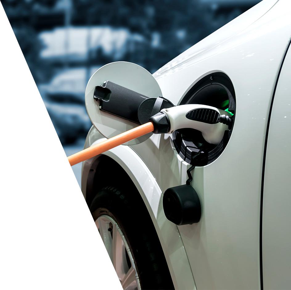 Bariery Elektromobilności Technologia Niski zasięg samochodów elektrycznych Długi czas ładowania - Obecny zasięg elektryków mieści się w przedziale 100-180 km.