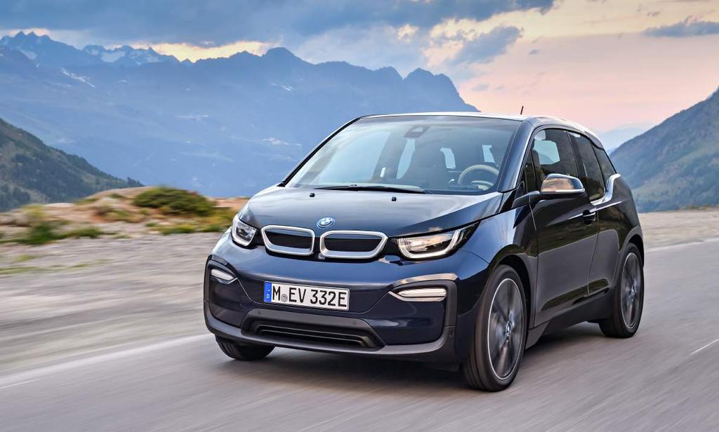 0,5 h (CCS) Pojemność 33,2 kwh 4011 mm 1775 mm 150 km/h 7,3 s 13,6-13,1 kwh/100 km 300 km 1577 mm