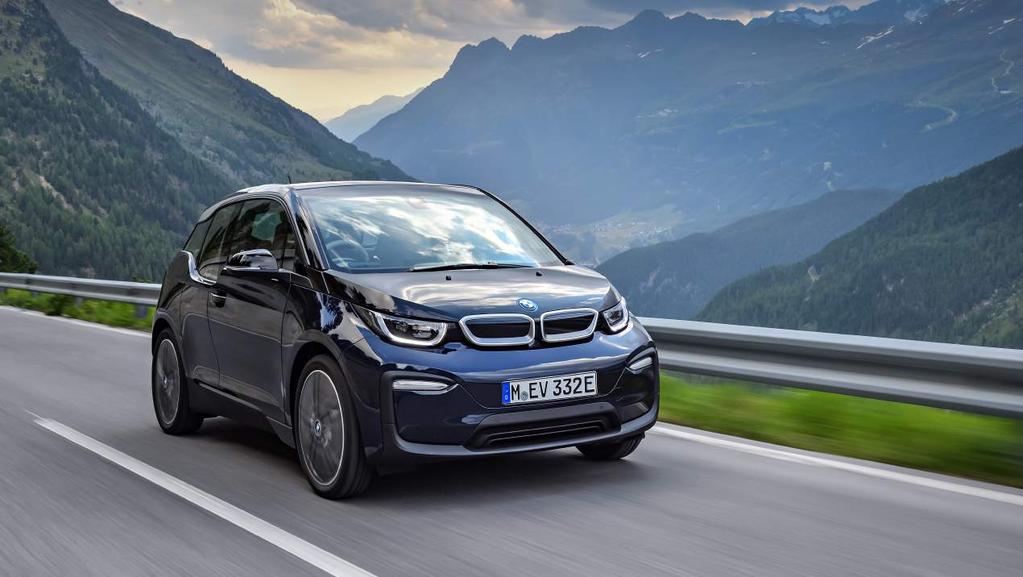 SAMOCHODY MIEJSKIE BEV KATALOG POJAZDÓW ELEKTRYCZNYCH 2018 BMW I3 RANGE EXTENDER 170 KM 235 km 14-13 g/km od 185 600 PLN hybrydowo-synchroniczny 170 KM 250 Nm ca. 12 h () > 3 h () > 3 h () ca.