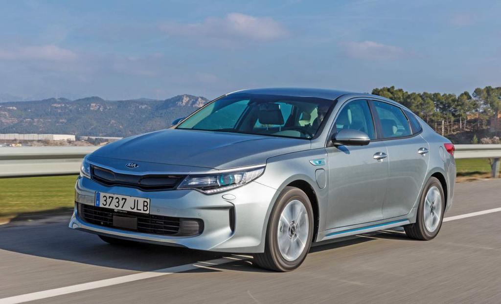 SAMOCHODY KLASY ŚREDNIEJ BEV KATALOG POJAZDÓW ELEKTRYCZNYCH 2018 KIA OPTIMA PLUG-IN HYBRID 205