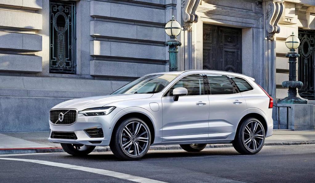 SUV PHEV KATALOG POJAZDÓW ELEKTRYCZNYCH 2018 VOLVO XC6O T8 AWD TWIN ENGINE 390 KM 43 km 50