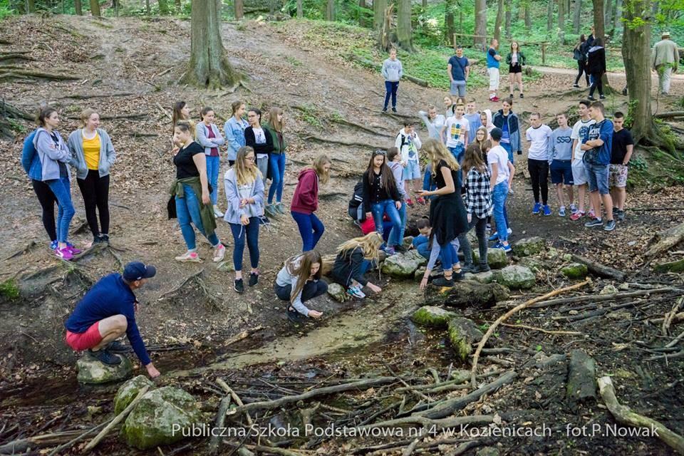 Głównym organizatorem był Dariusz Kowalczyk, z którym na wycieczkę wybrała się grupa uczniów ze Świerży Górnych.