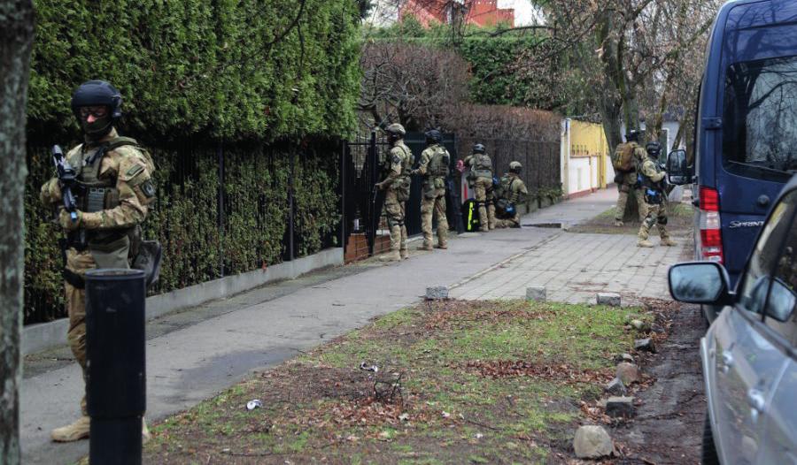 II. OGÓLNE ZASADY POSTĘPOWANIA Postępowanie przed wystąpieniem zagrożenia przygotuj dom/mieszkanie na zagrożenia charakterystyczne dla obszaru, w którym mieszkasz, ubezpiecz swoje mienie (m.in.