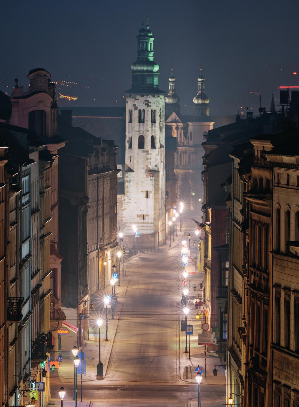 Widok ulicy Grodzkiej z Rynku Głównego. W oddali kościoły św. Andrzeja i św. Bernardyna. fot.