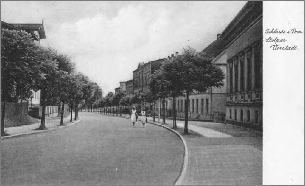 Architektura i urbanistyka dawnego Sławna w świetle źródeł ikonograficznych 191 z iglicowymi dachami imitujące wieżyczki.
