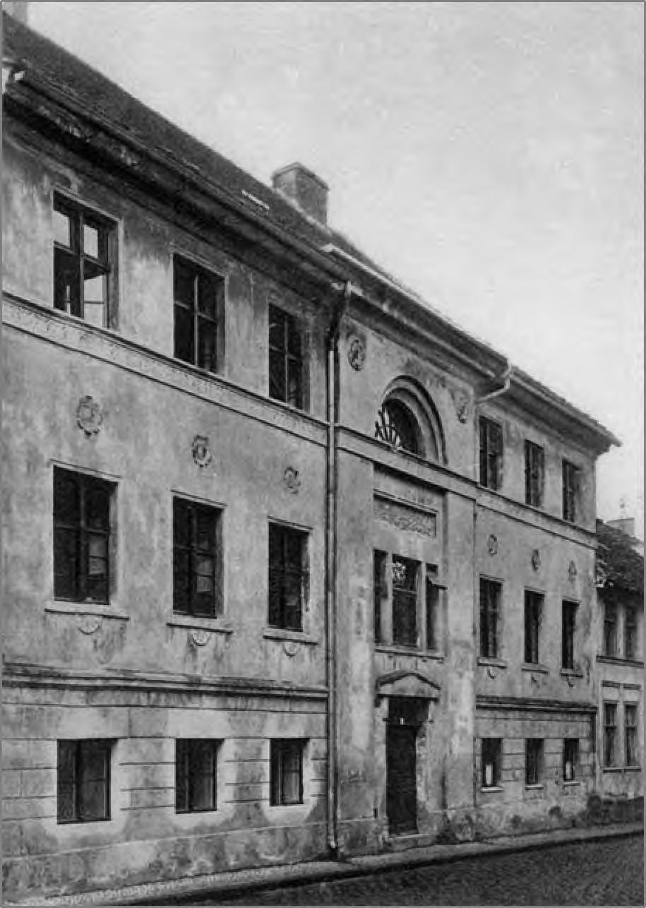 Architektura i urbanistyka dawnego Sławna w świetle źródeł ikonograficznych 207 Każda z trzech sławieńskich szkół mieszczących się we wzniesionych dla nich budynkach została upamiętniona na osobnym