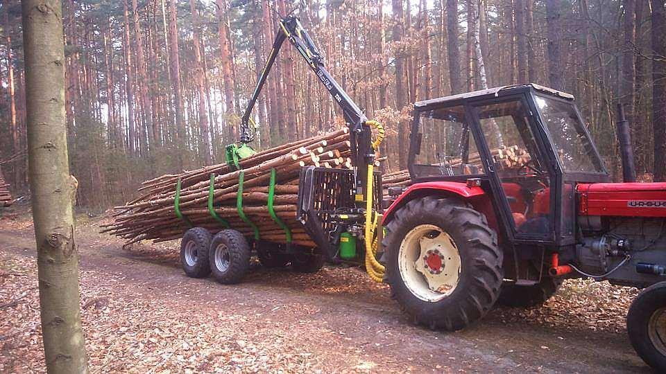 Drewno często ma długość większą niż długość komory ładunkowej Należy uwzględnić że waga