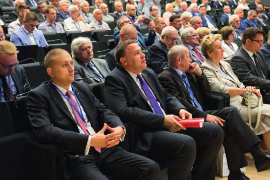Stanisławie Andrzejewskim przedstawił w kontekście członkostwa honorowego w SEP. Profesor Stanisław Andrzejewski był absolwentem Wydziału Elektrycznego Politechniki Warszawskiej.