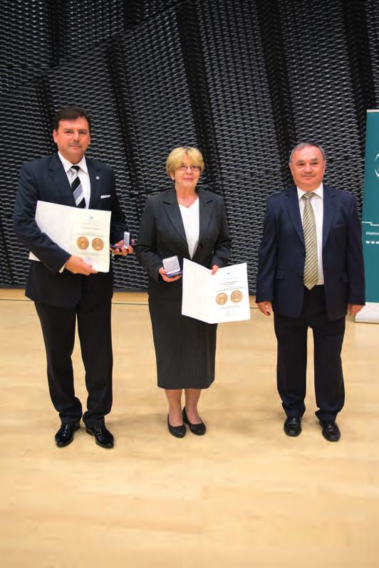 W roku 2014 ukończyła z wyróżnieniem Uniwersytet Muzyczny im. F. Chopina w Warszawie.