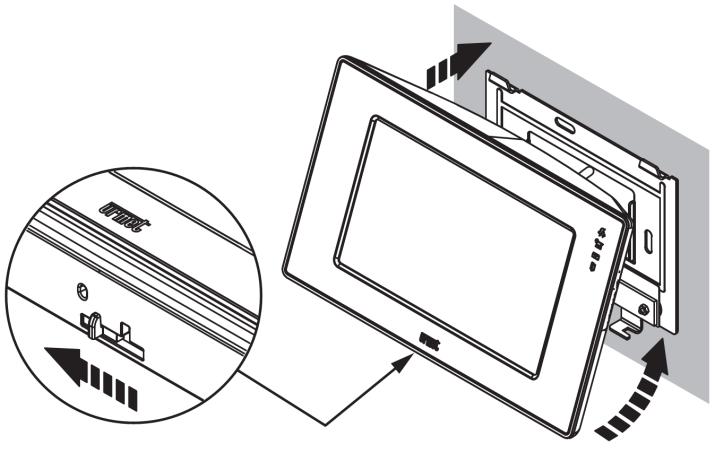 Monitor MODO przeznaczony jest do montażu natynkowego Zamontuj obudowę podtynkową nr ref 503, lub puszkę instalacyjną 60 na odpowiedniej wysokości zgodnie z poniższymi ilustracjami.