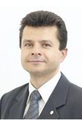 Zespół zarządzający Piotr Szczeblewski, Prezes Zarządu Od kwietnia 2017 r. Prezes Zarządu PROJPRZEM S.A. - wcześniej pełnił funkcję Dyrektora Generalnego. W 2005 r. rozpoczął pracę w MAKRUM S.A., a następnie w jej spółkach zależnych.