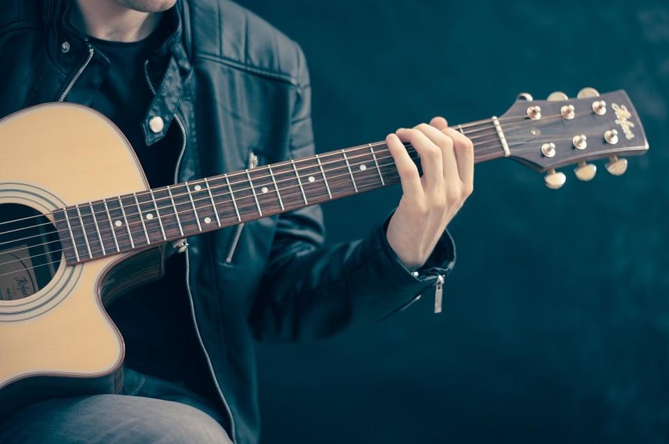 Przeznaczone są zarówno dla dzieci w wieku przedszkolnym, szkolnym jak i dla dorosłych. Dzieci, młodzież, dorośli uczą się gry na fortepianie lub keyboardzie.