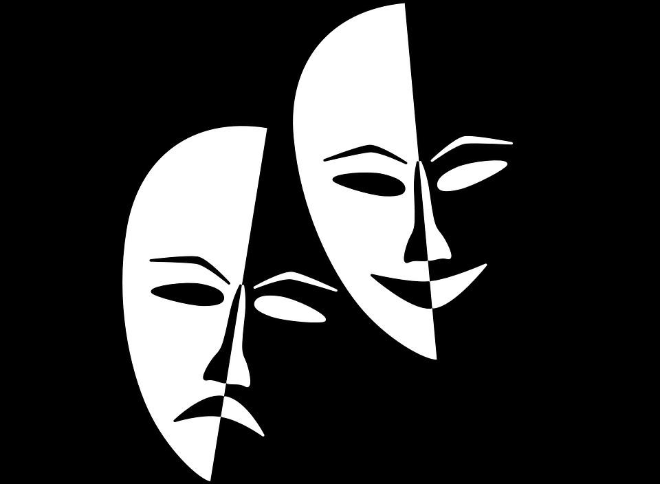 W trakcie zajęć teatralnych uczestnik nabywa umiejętności aktorskich, poznaje techniki aktorskie, zasady i ćwiczenia poprawnej wymowy, otwiera się jeszcze bardziej na siebie i innych, uruchamia swoje