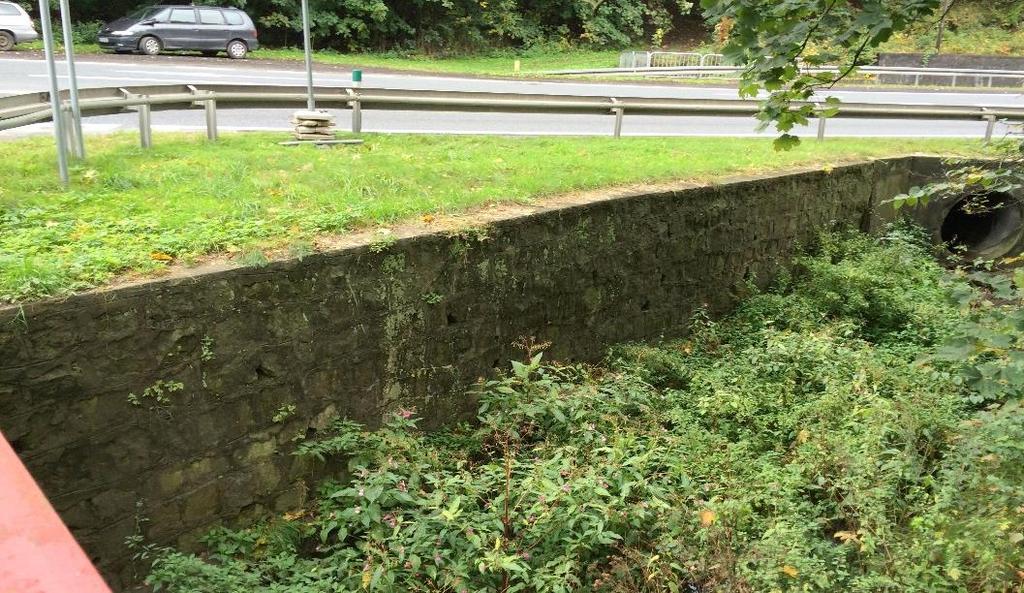 głowic; uszkodzenia styków, drobne zanieczyszczenia przewodów.