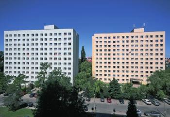 związane ze studiami lub wybitne osiągnięcia w sporcie.