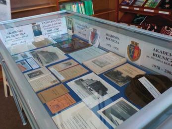 Oprócz dostępu do tradycyjnych dokumentów (książki, czasopisma) czy zbiorów specjalnych (mapy, normy, fotokopie) biblioteka oferuje także dostęp do nowoczesnych źródeł informacji, takich jak bazy