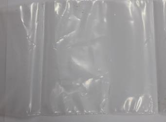 b) papier woskowany, rys. 8, c) papier nasycony lotnymi inhibitorami korozji odmiany 7 (LIK odmiany 7), rys. 9, d) papier smołowany, rys. 10. Rys. 7. Folia PE Rys. 8. Papier woskowany Rys. 9. Papier LIK 7 Rys.