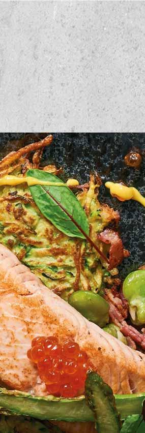 GRILLOWANY ŁOSOŚ / placuszki rosti z cukinią / sos bearneński Składniki na 10 porcji: Łosoś filet ze skórą