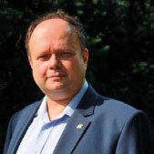 serwerów x86, pamięci masowych i rozwiązań backup w HPE Krzysztof Fingas Enterprise Sales Manager w Brocade