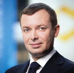Zarządzał wdrożeniami kluczowych systemów informatycznych dla banków i instytucji finansowych.