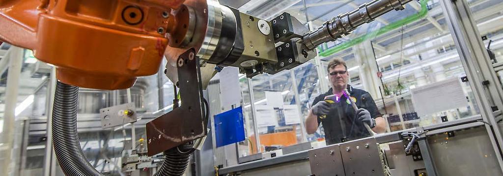 10 FABRYKI MERCEDES-BENZ MERCEDES-BENZ MANUFACTURING POLAND Hamburg Berlin Fabryki w sieci produkcyjnej samochodów osobowych