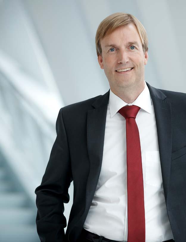2 AKTUALNOŚCI MERCEDES-BENZ MANUFACTURING POLAND Dr Andreas Schenkel nominowany do tytułu Osobowość Roku Dr Andreas Schenkel, prezes Mercedes-Benz Manufacturing Poland, został nominowany przez Gazetę