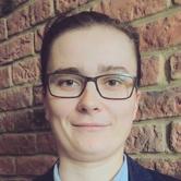 Szkolenia i konferencje prowadzone są przez znanych praktyków, ekspertów posiadających wieloletnie doświadczenie w swojej branży.