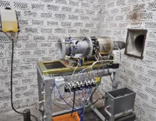 Podstatnou časťou laboratória sú skúšobne malých prúdových motorov, výskum v oblasti riadenia, identifikácie, modelovania, diagnostiky, bezpečnosti, efektívnosti a spoľahlivosti malých prúdových