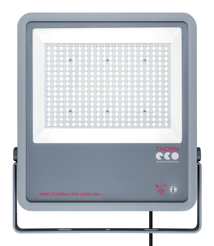 L W L W H LEO LED FL IP65 75W 84 272 67 347 LEO LED FL IP65 1W 84 272 67 347 LEO LED FL IP65 15W 84 366 72 456 LEO LED FL IP65 2W 84 366 72 456 H Rozsył światła Leo 15 lm cd/klm ULOR: % DLOR: 1% LOR: