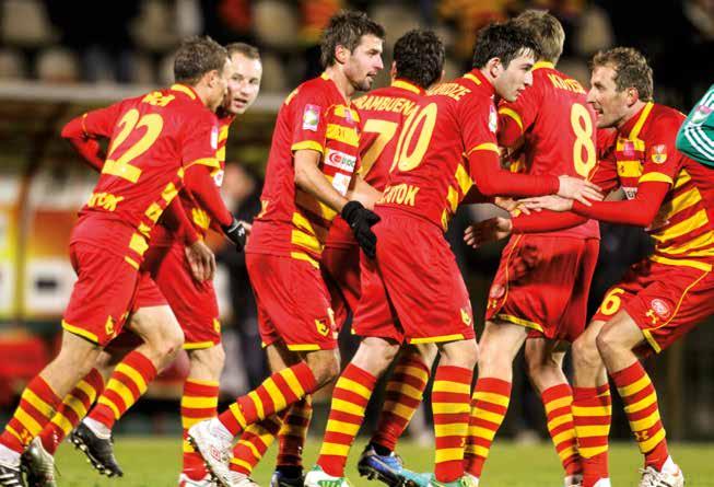 Medialność Jagiellonia to zespół, który sezon 2012/2013 rozegrał pod znakiem budowy stadionu. Tylko połowa obiektu była dostępna dla publiczności, co przełożyło się na frekwencję.