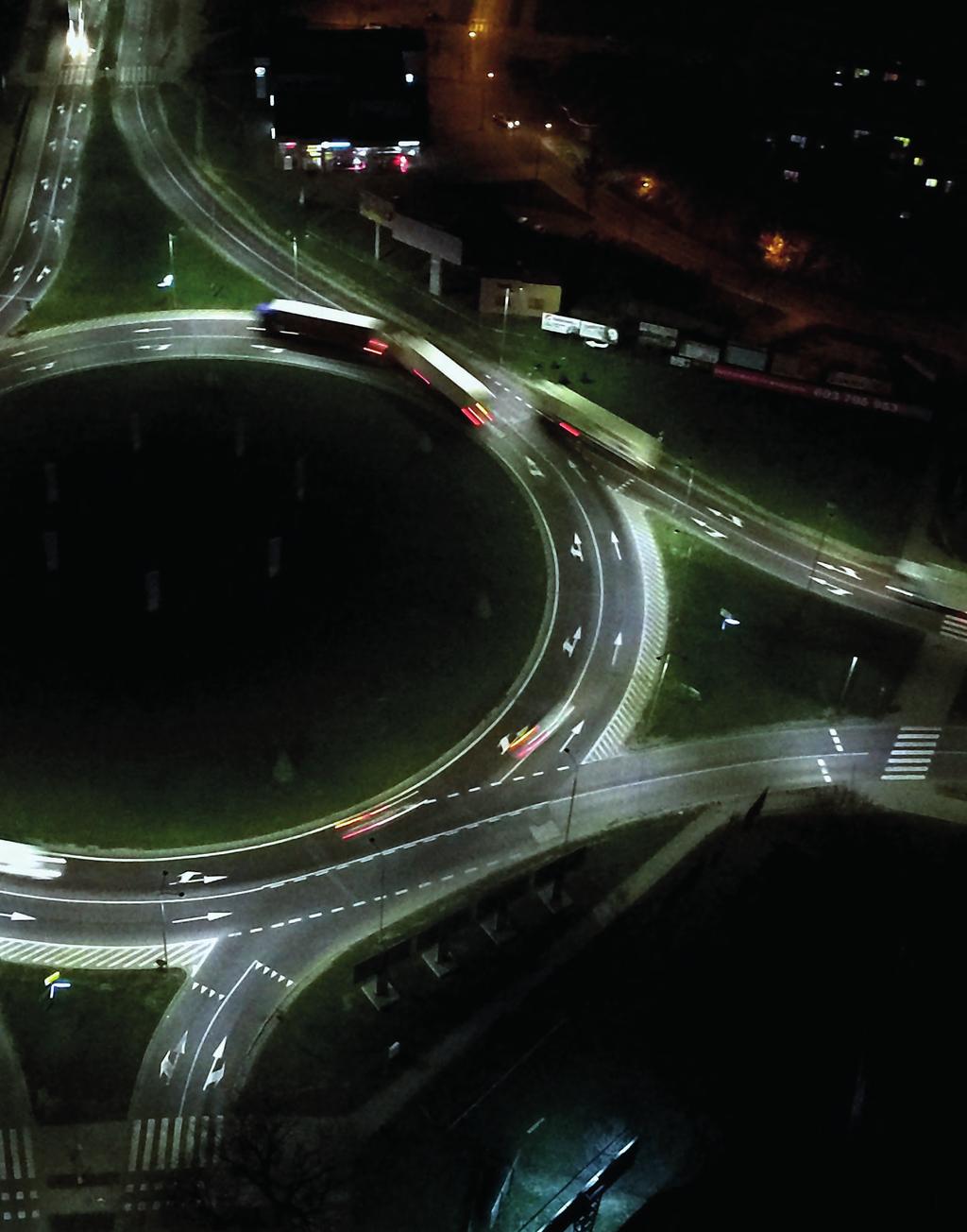 REALIZACJE Miasto Radom Modernizacja sieci oświetlenia miejskiego została przeprowadzona w 2015 roku, w ramach rządowego programu SOWA, co pozwoliło miastu skorzystać z atrakcyjnego dofinansowania