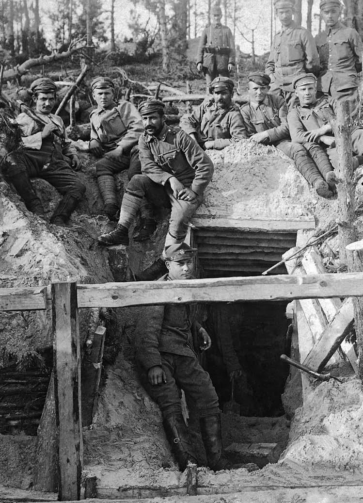 1916 15 Żołnierze Legionów Polskich w okopach