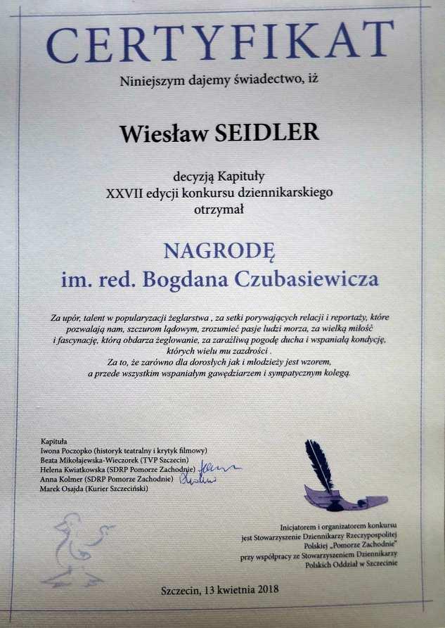 Kaczki rozdane Nasz kolega nagrodzony! To, e zosta³em wyró niony, to zaskoczenie by³o podwójne: by³em mocno skrêpowany, wolê pisaæ, byæ po drugiej stronie, ni pod obstrza³em kamer i reflektorów.