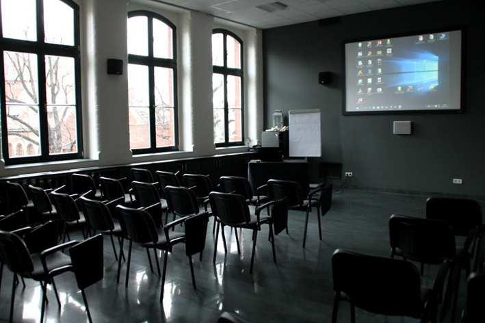 Dialogi Miesiêcznik Pedagogiczny e-mail: dialogi@palac.szczecin.