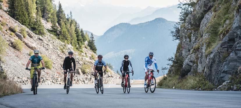 W drodze na tamę Emosson, Wallis Switzerland Tourism Śladem Tour de France. Wyprawa przez tereny, któ re stały się rozpoznawalne dzię ki wyś cigowi Tour de France w 2016 roku.