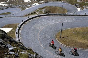 Moritz Tirano Martigny Zermatt Gornergrat Matterhorn Glacier Paradise Lugano 2 Wybrane wydarzenia z cyklu Ride the Alps 2. Przełęcz Col du Pillon 3. Przełęcz Gotarda, Airolo, Tremola 4.