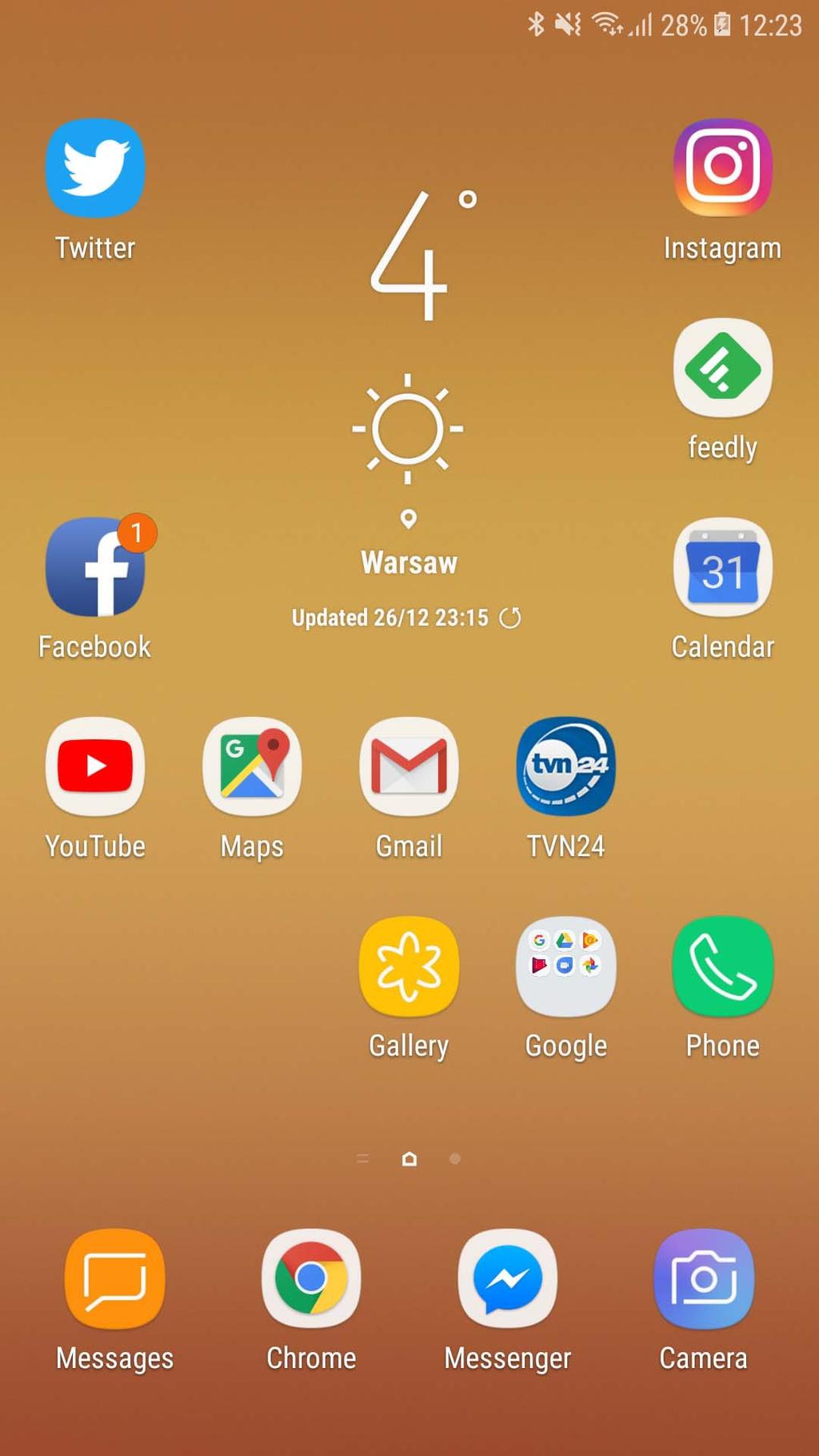 Tryb Dual Messenger obsługa dwóch kont jednocześnie (Facebook, Messenger, Skype) Zabezpieczenia danych: Knox active protection, system anti-malware dostarczony przez