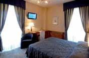 sat, minibar, sejf i suszarka do włosów W cenie zawarte jest korzystanie z centrum SPA Loreley (dla dorosłych i dzieci powyżej 16 roku życia) Zniżka na pokój o zmniejszonym metrażu 70 /tydzień od cen