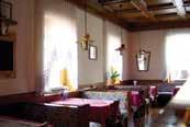opłaty zwolnione są osoby poniżej 14 roku życia Check in: po godz 16 00, check out: do godz 10 00 Cena tygodniowego pobytu za osobę ze śniadaniem i obiadokolacją w pokoju 2-osobowym: Zima 2018/2019