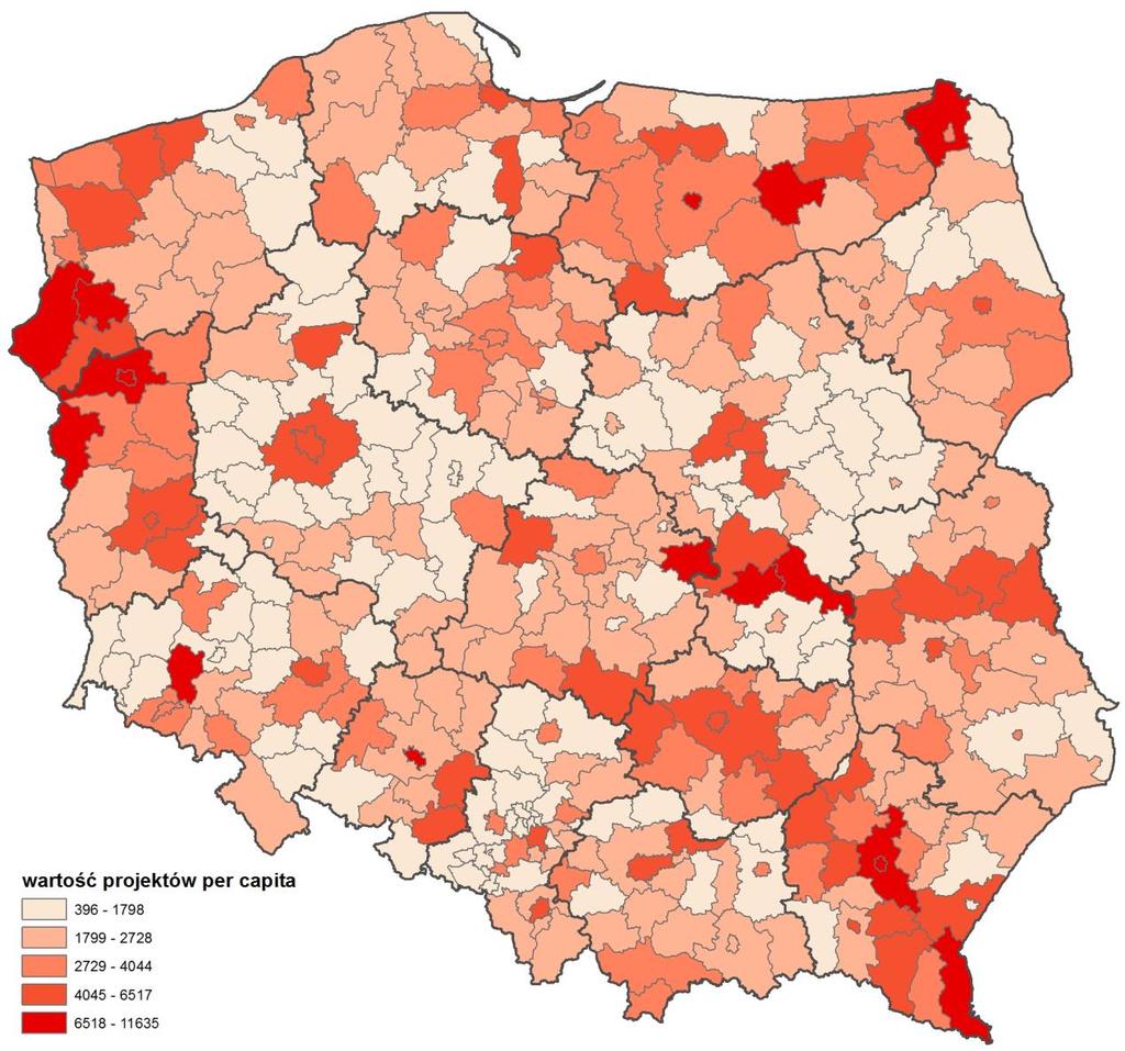 W skali powiatów: wartość
