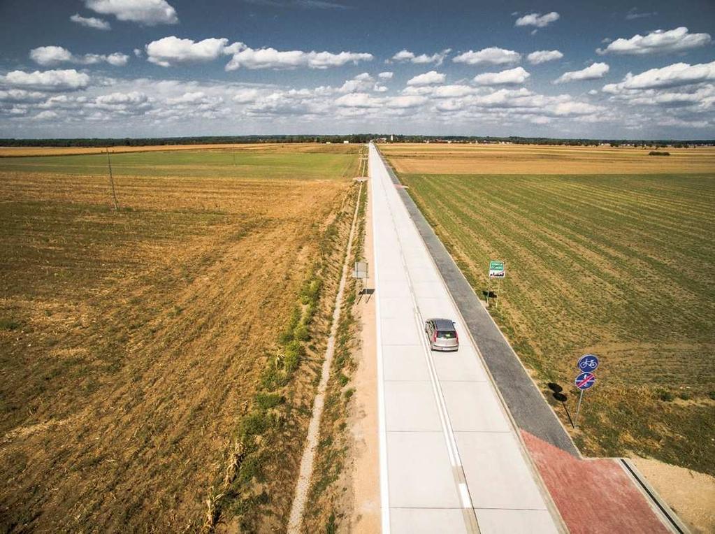 Droga Izbicko Otmice jest drogą betonową.