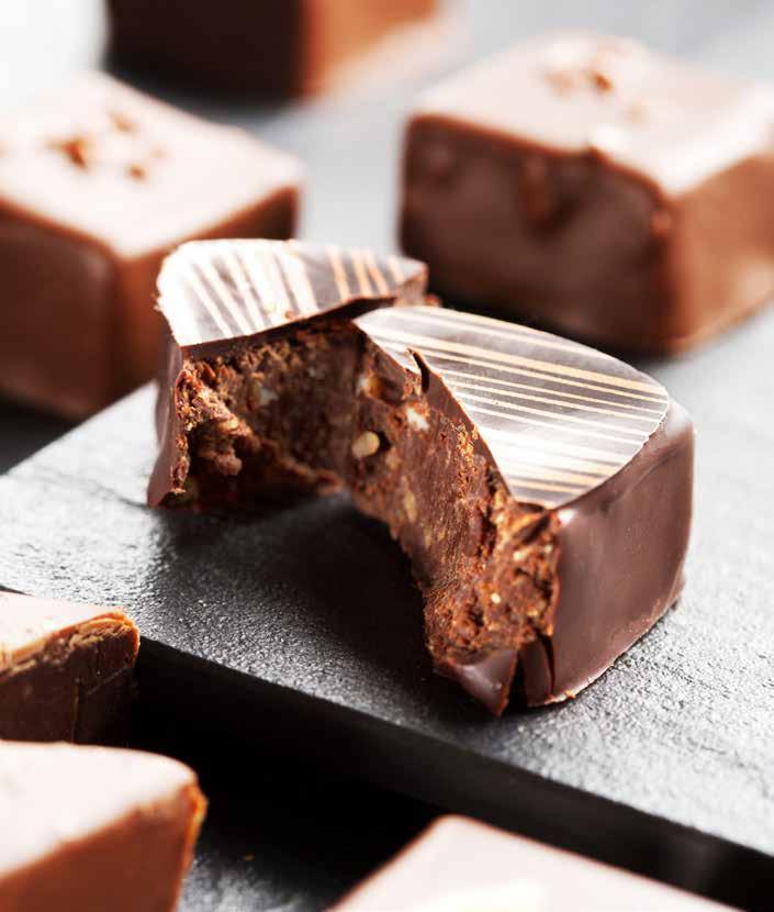 Praliny LUXURY Znakiem rozpoznawczym pralin jest ich wysoka jakość oraz szlachetność i oryginalność smaków. Oryginalne wyroby są produkowane ręcznie, skierowane do smakoszy i koneserów czekolady.