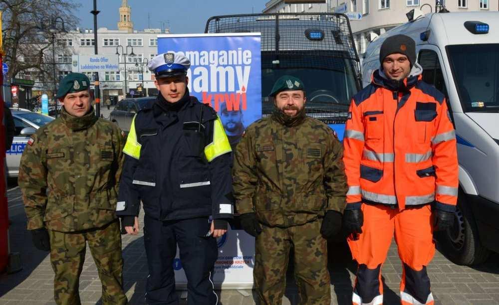 "SpoKREWnieni służbą" Blisko 9 litrów krwi zebrali opolscy policjanci podczas zbiórki krwi w ramach akcji spokrewnieni służbą zorganizowanej z okazji Narodowego Dnia Żołnierzy Wyklętych.