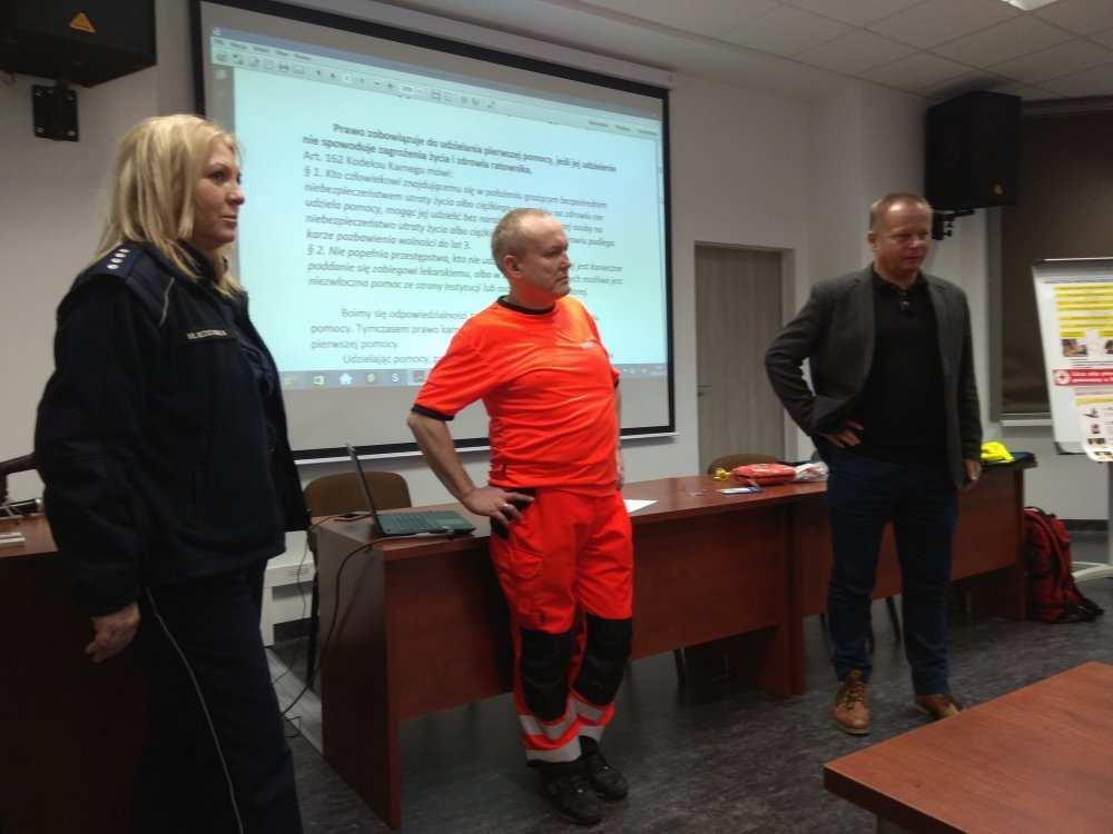 Doskonalenie zawodowe funkcjonariuszy Komendy Powiatowej Policji w Nysie W Komendzie Powiatowej Policji w Nysie odbywają się szkolenia dla policjantów z zakresu udzielania pierwszej pomocy