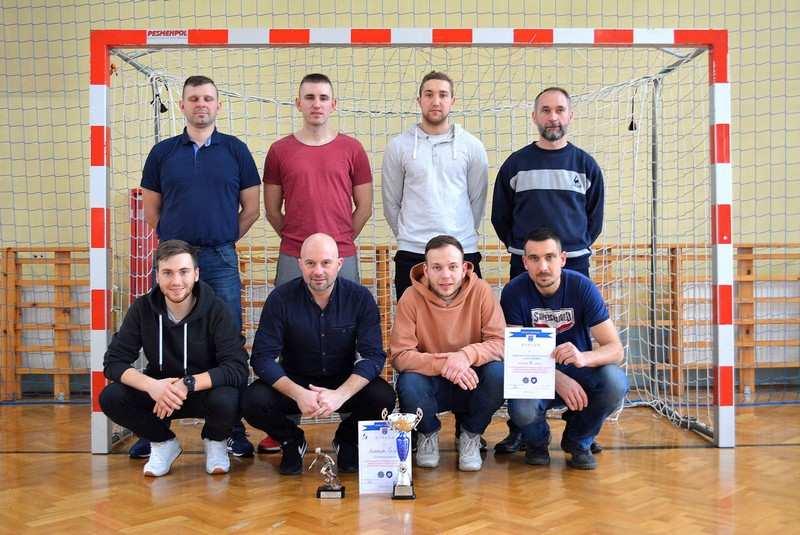 W kilkugodzinnych rozgrywkach zmierzyły się z sobą wszystkie drużyny. Ostatecznie jednak zwycięstwo przypadło gospodarzom - drużynie z Kępna.