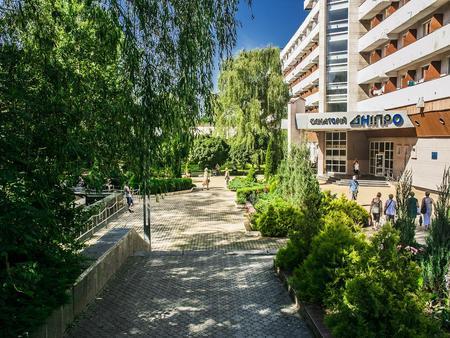 TRUSKAWIEC SANATORIUM DNIEPRO AUTOKAR Symbol oferty: 1/9281 Państwo: Region: Miasto: Transport: Profil wyjazdu: Wyżywienie: Zakwaterowanie: Wyposażenie: świadczenia: Ukraina Truskawiec i okolice